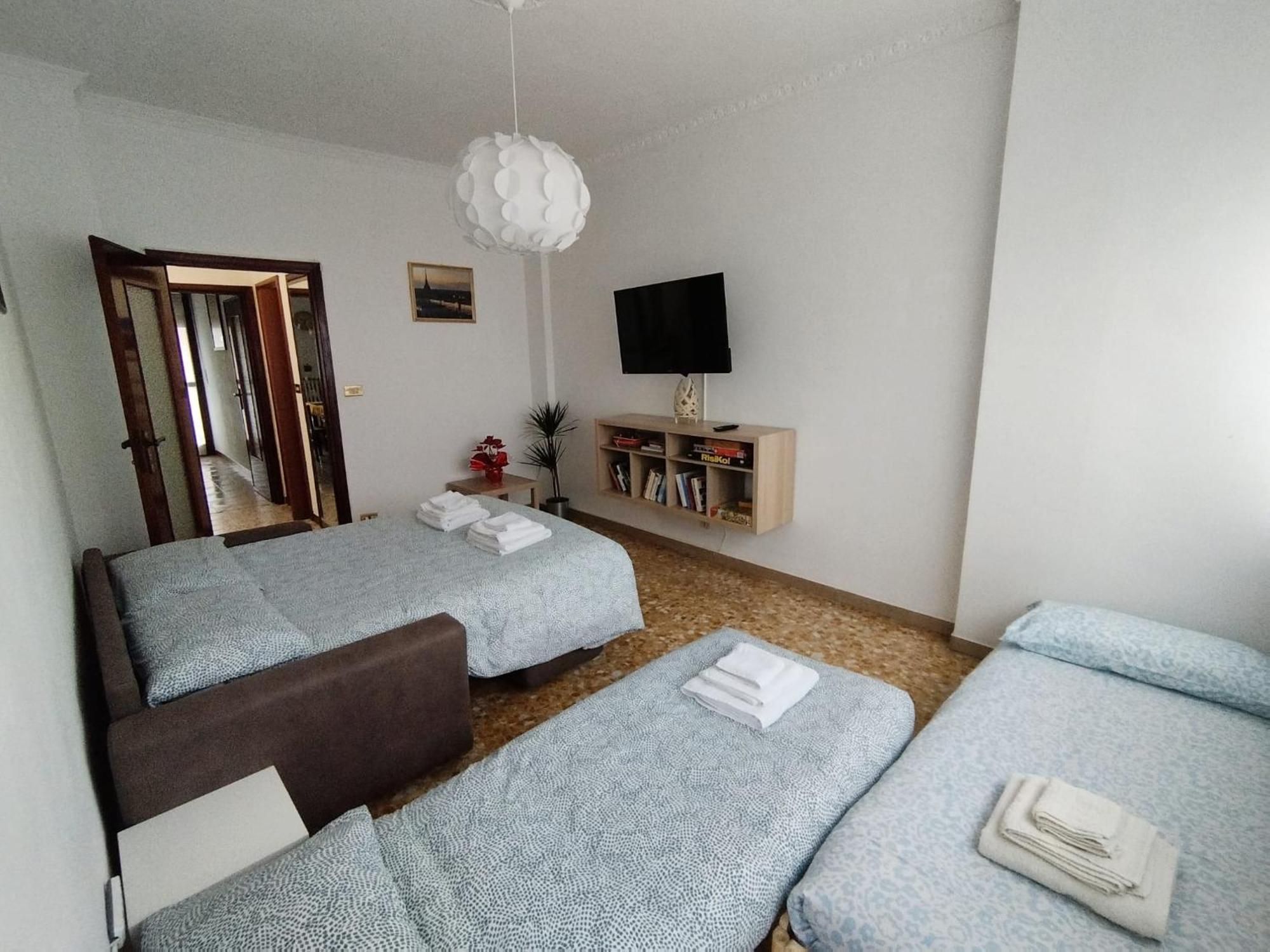 Torino-juventus Stadium, Giardini Reali-infinity House *